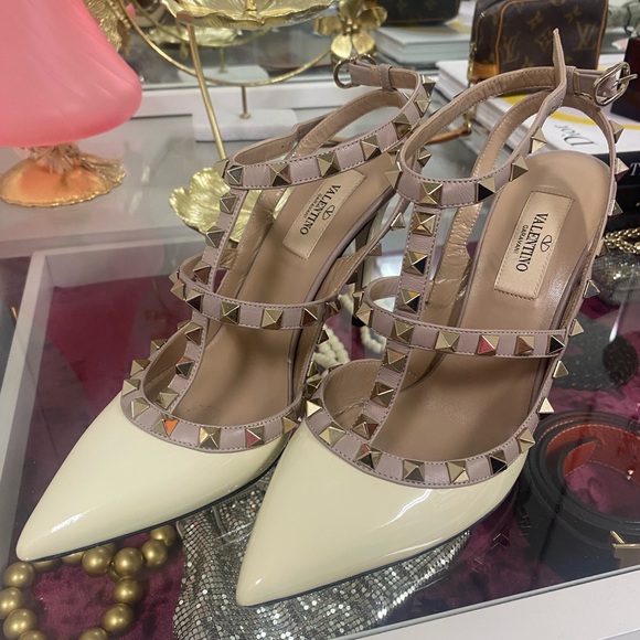 Valentino Shoes - Valentino Two-Tone Rockstud T-Strap Pointed Pumps in Ivory and Nude
